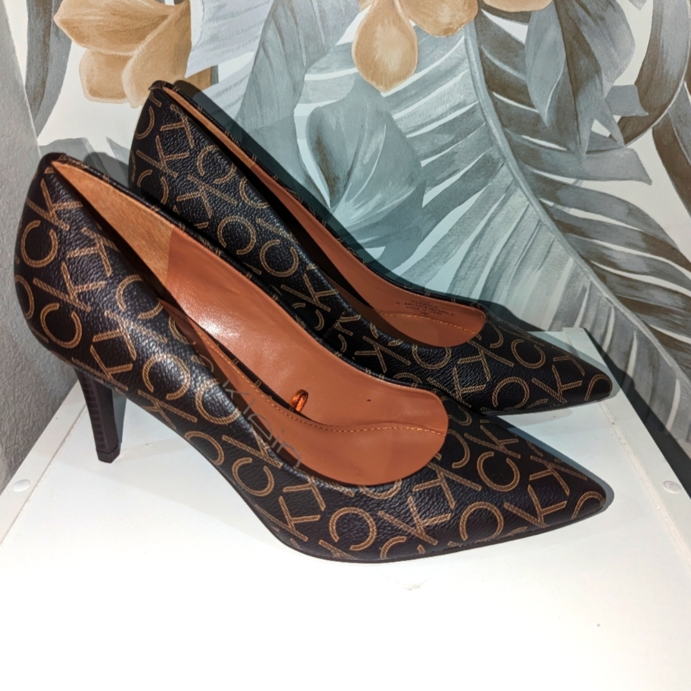 Brown heel